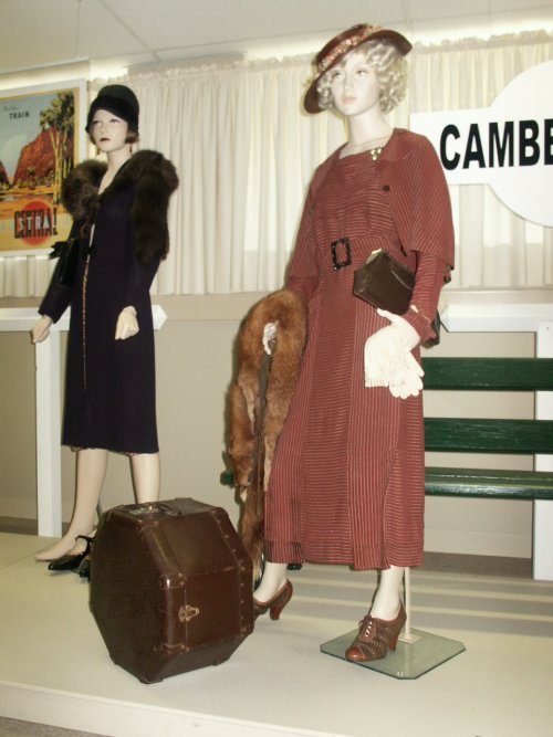 1930s day dress. The dress and matching capelet