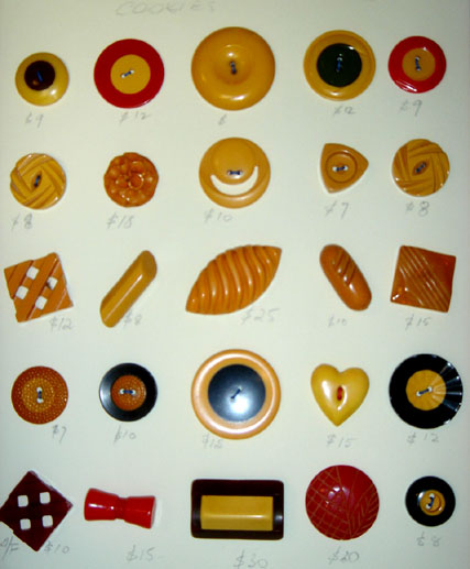 bakelite buttons effigy